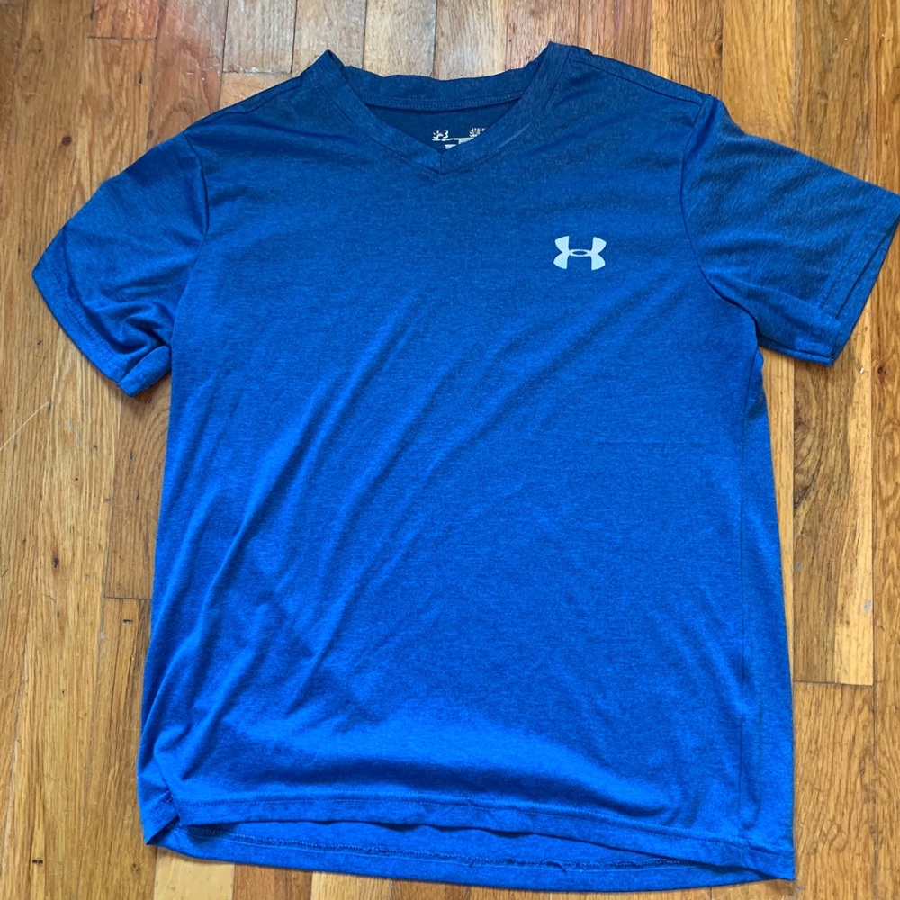Under Armor VNeck dry fit T-shirt